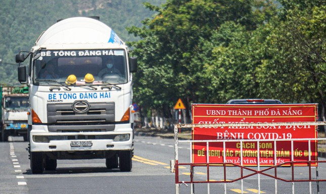 Một chốt kiểm soát phương tiện ra vào TP Đà Nẵng