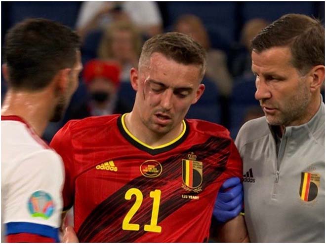 Sàn &#34;đấu võ&#34; EURO 2020: Sao Bỉ - Nga chấn thương kinh dị, Schick đổ máu - 1