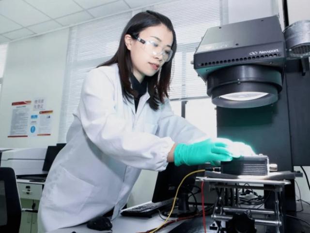 Giáo dục - du học - Cô gái học xong tiến sĩ Oxford ở tuổi 24, bỏ mức lương chục tỷ để trở về quê hương theo đuổi ước mơ