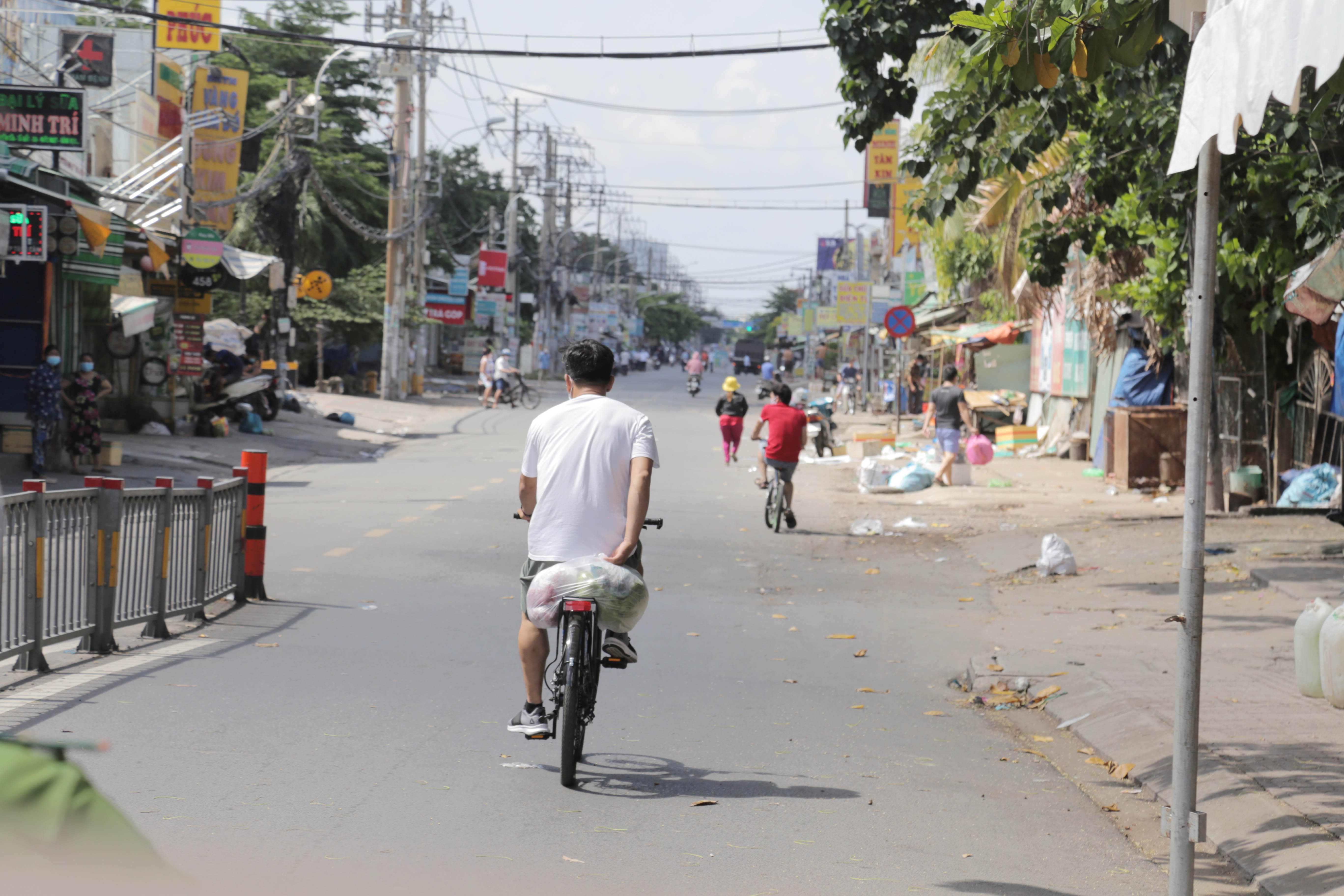 Toàn cảnh phong tỏa “nội bất xuất, ngoại bất nhập” tại 3 khu phố ở Bình Tân - 12