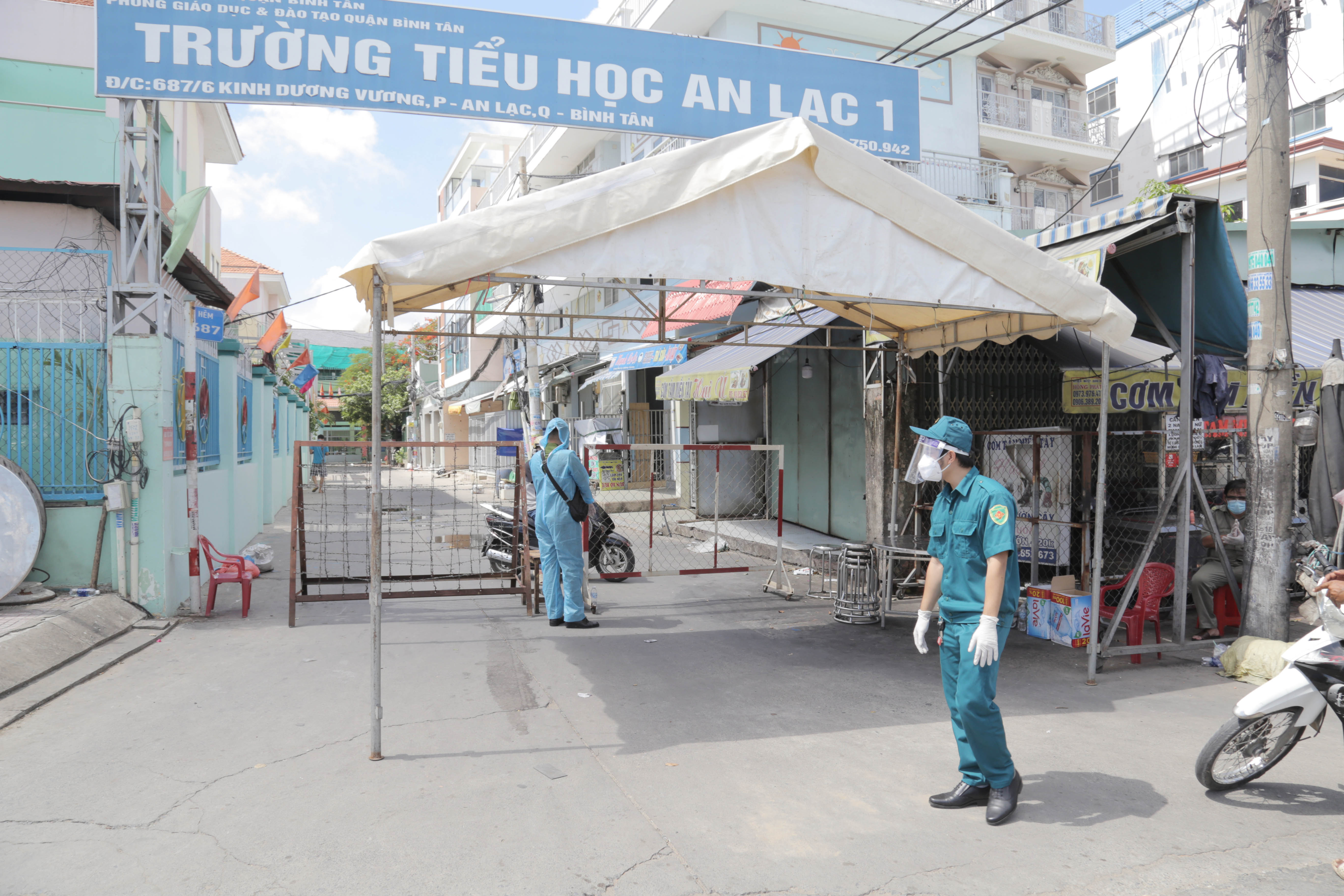 Toàn cảnh phong tỏa “nội bất xuất, ngoại bất nhập” tại 3 khu phố ở Bình Tân - 5