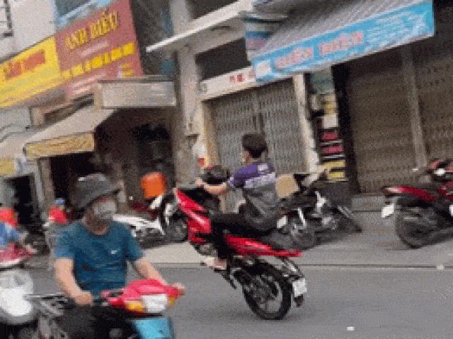 Xe máy - Xe đạp - Video: Thanh nhiên đi Exciter bốc đầu ngổ ngáo nhận cái kết nhớ đời