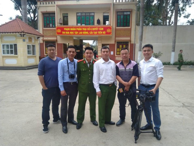 Phóng viên An ninh Thủ đô trong một chuyến công tác