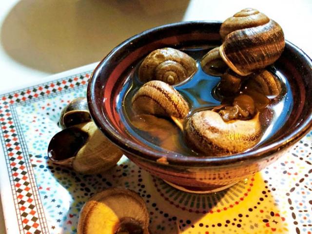 Ẩm thực - Ốc sên luộc, từ món ăn đường phố đến đặc sản cao cấp của người Ma-rốc