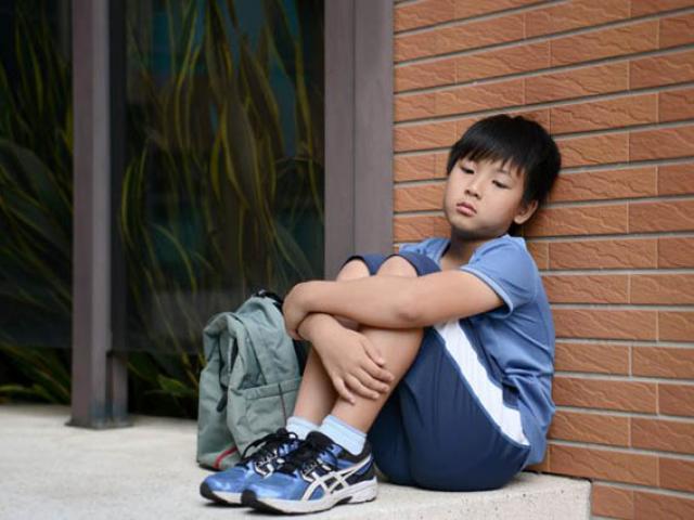 Giáo dục - du học - Khi con nói "các bạn không muốn chơi với con", cha mẹ nên tránh 3 câu trả lời này