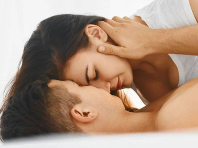 Bạn trẻ - Cuộc sống - Đang "lâm trận" cô vợ dùng chiêu tưởng hot trend khiến chồng "chạy mất dép"