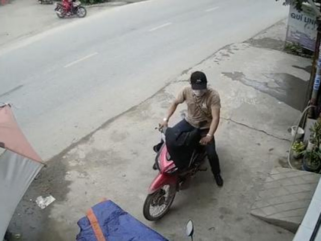 Pháp luật - Xôn xao clip khách ôm vàng bỏ chạy ra khỏi tiệm ở huyện Bình Chánh