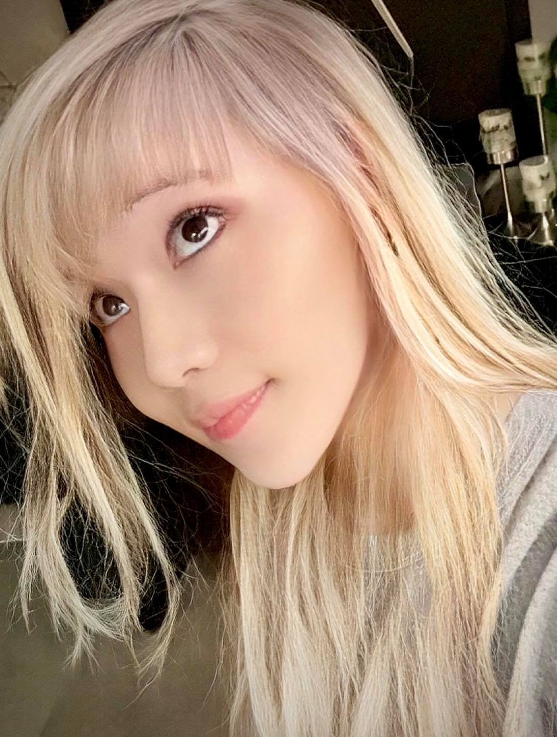 Nam ca sĩ Quang Trung tự nhận "Tây
ghê" khi nhìn vào bức hình của mình