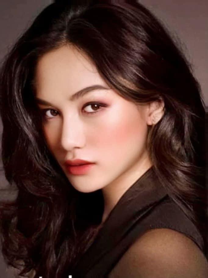 Ca sĩ Ali Hoàng Dương còn tự nhận
mình là gái Nhật