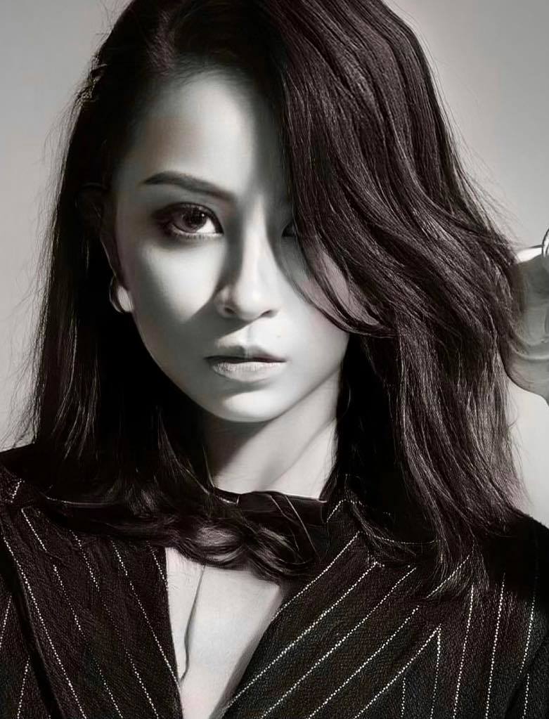 Gil đẹp xuất sắc khiến dân tình miễn
chê