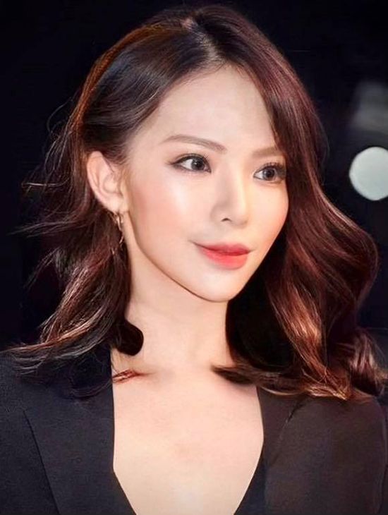 Erik xinh đẹp như một
mỹ nhân xứ Hàn