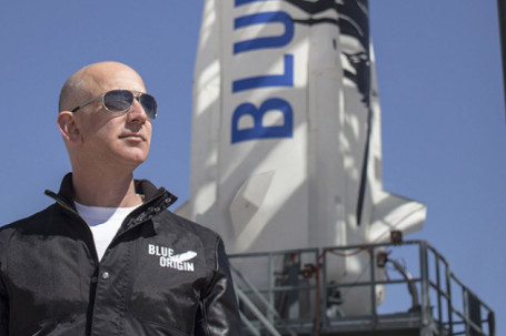 Đơn yêu cầu Jeff Bezos không trở lại Trái đất nhận được gần 100.000 chữ ký