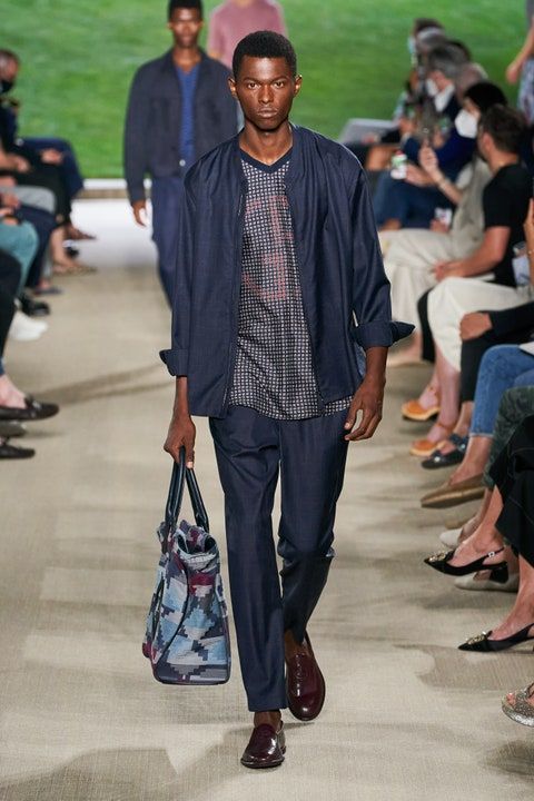 Sự tinh tế và thoải mái trong bộ sưu tập mới nhất của Armani dành cho năm 2021 - 4