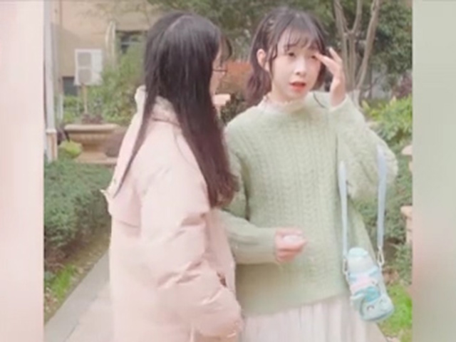 Cười 24H - Những hành động con gái làm bình thường nhưng con trai lại là "biến thái"