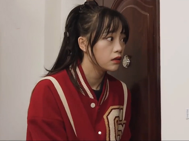 Cười 24H - Cứ mỗi lần đến kỳ đóng tiền nhà cô gái lại biến thành người khác