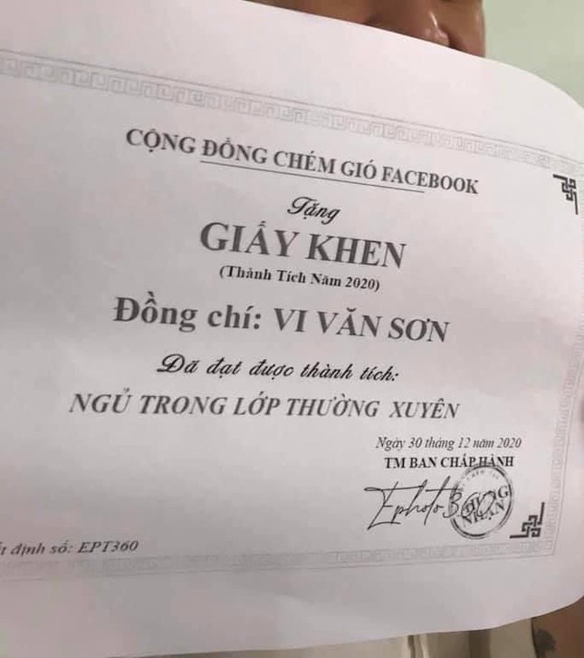 Người chơi hệ "ngủ gật vẫn giật bằng khen". (Ảnh: Mạc Lâm)