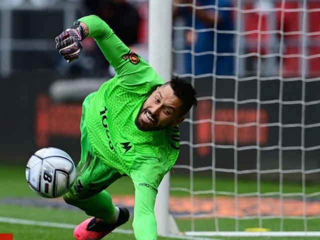 Bóng đá - Thủ môn Brazil ghi bàn phút bù giờ như Alisson ở trận đấu siêu kịch tính