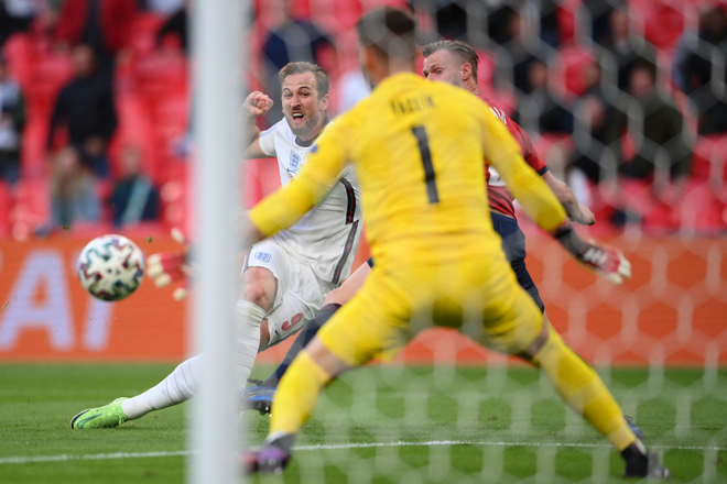 Sau 3 trận đấu, Harry Kane mới có lần đầu tiên sút trúng đích tại EURO 2020