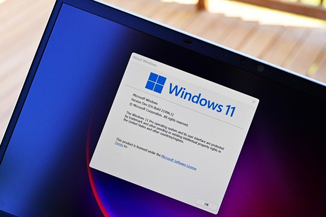 Microsoft tìm cách loại bỏ liên kết đến Windows 11 ISO lậu.