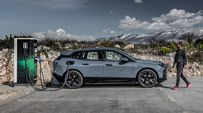 Ô tô điện BMW iX mở bán chính hãng, giá cao hơn 4 tỷ đồng - 8