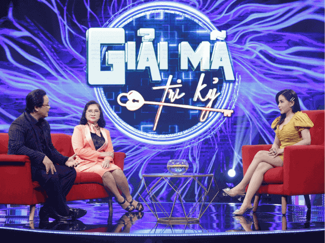 Giải trí - Vợ chồng “phù thủy lồng tiếng" phim TVB nên duyên nhờ... ly sữa đậu nành