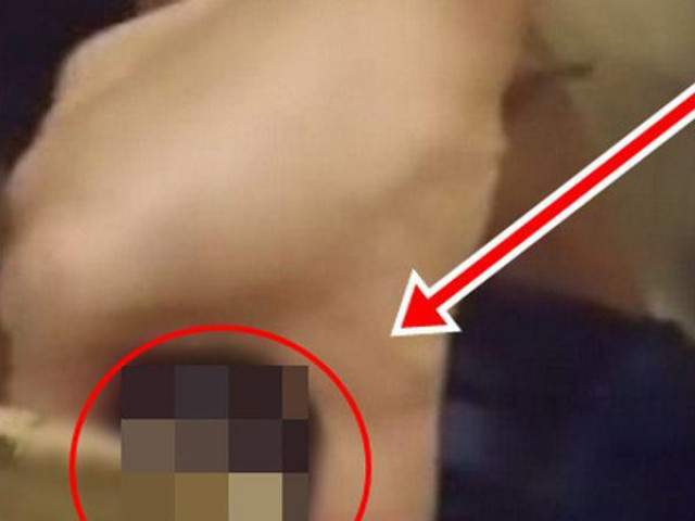 Phi thường - kỳ quặc - Người đàn ông ngứa chân khi ăn lẩu, cho tay xuống gãi thì nhảy dựng lên vì sờ phải thứ đáng sợ