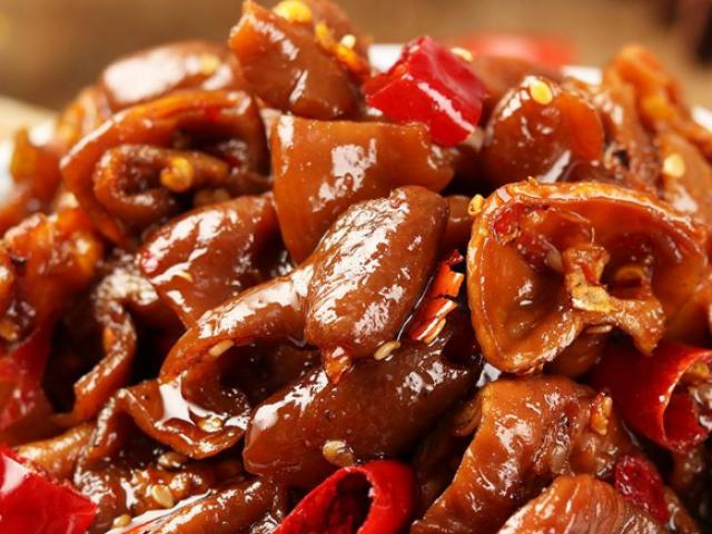 Ẩm thực - Mẹo sơ chế đánh bay mùi hôi ruột già heo, làm món gì cũng ngon