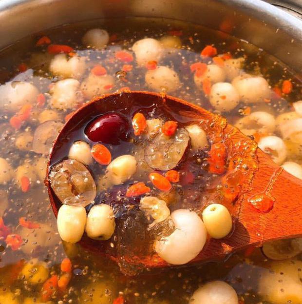 Chè "dưỡng nhan" gây "sốt" những ngày Hà Nội nắng nóng đỉnh điểm - 3