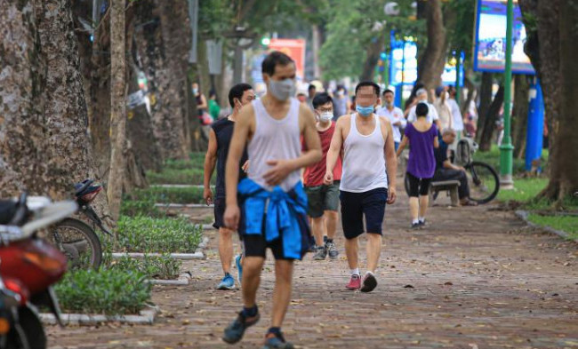 Người dân Hà Nội được hoạt động thể dục, thể thao ở công viên, ngoài trời nhưng không quá 20 người trong một khu vực.