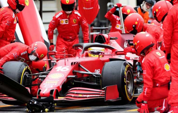 Bài toán lốp đang làm Ferrari thất thế.