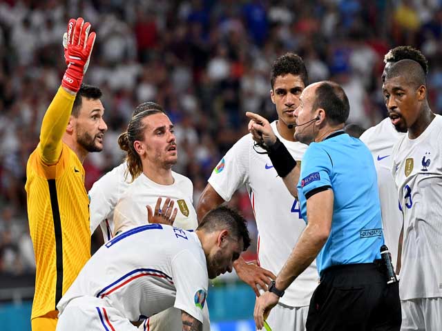 Bóng đá - Nghi án ĐT Pháp bị trọng tài "chèn ép" ở EURO, báo chí phanh phui 3 cái tên