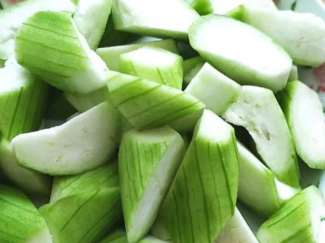 Ẩm thực - Mướp xào với thứ này thành "thuốc nhuận tràng tự nhiên", hỗ trợ giảm tắc nghẽn mạch máu