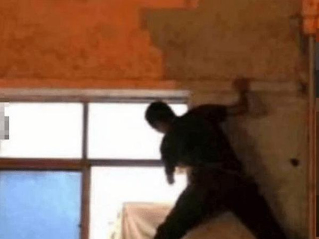 Phi thường - kỳ quặc - Thanh niên vạch trần quan hệ bất chính của bạn cùng nhà, tưởng "làm việc tốt" không ngờ gặp hậu quả cay đắng