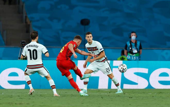 Thorgan Hazard lập siêu phẩm sút xa giúp Bỉ lại Bồ Đào Nha để tiến vào tứ kết EURO 2020 gặp Italia