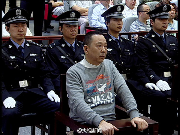 Trùm mafia nhiều tiền và tàn bạo nhất Trung Quốc, ai gây hấn phải chết hoặc bỏ đi biệt xứ - 3