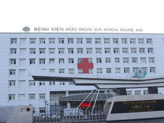 Tin tức trong ngày - Đưa vợ đi sinh, kiểm tra nhanh phát hiện chồng dương tính SARS-CoV-2