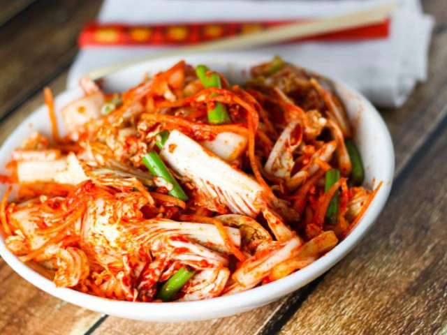 Thị trường - Tiêu dùng - Vì sao 1 năm Hàn Quốc phải nhập 300.000 tấn kim chi của Trung Quốc?