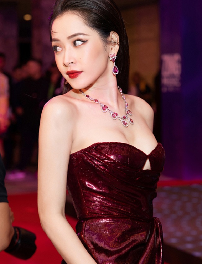Chi Pu cũng là mỹ nhân sở hữu nhan sắc tự nhiên cuốn hút.
