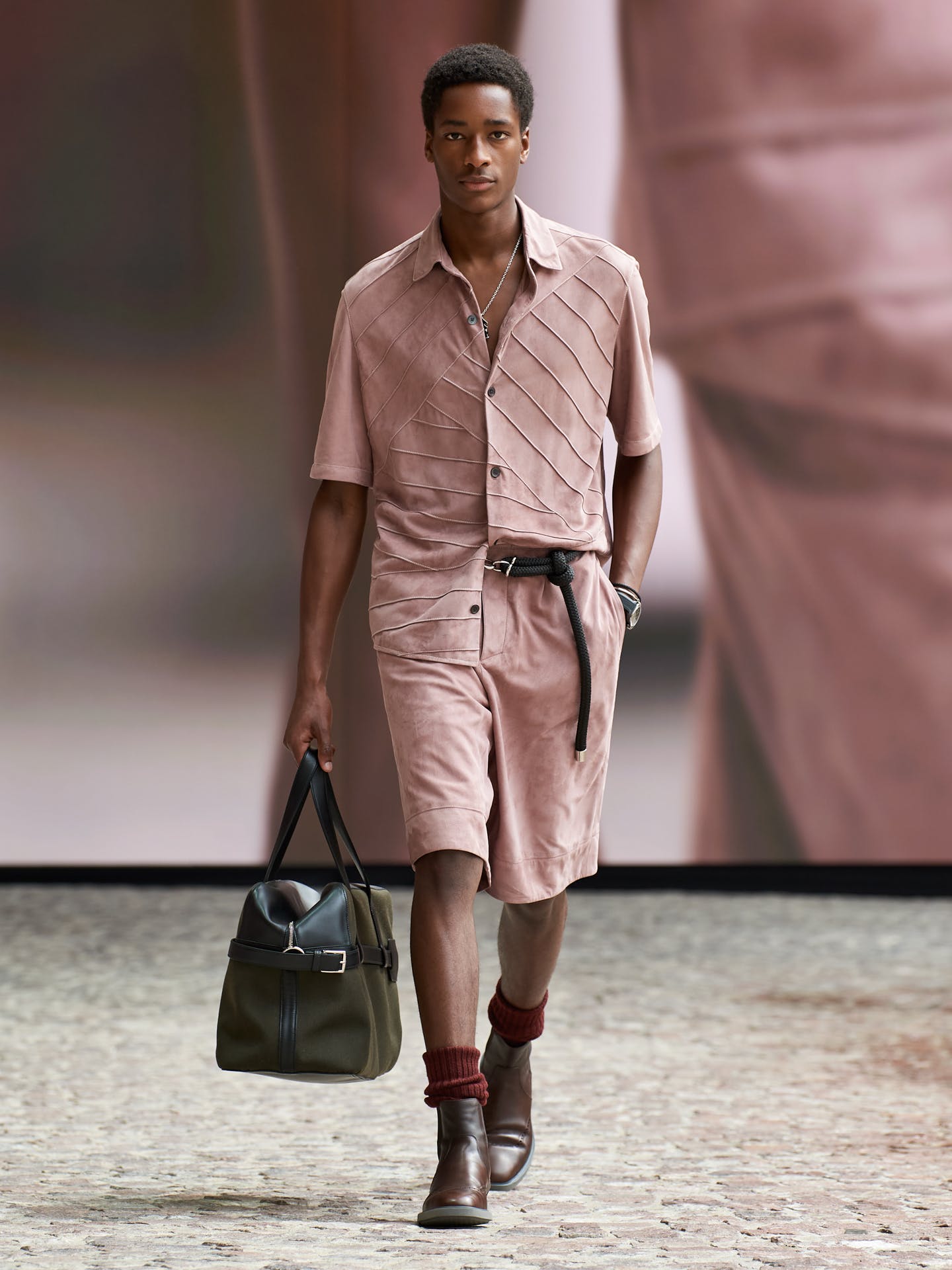 Hermès hướng đến sự nhẹ nhàng và tự do cho bộ sưu tập nam mới - 2