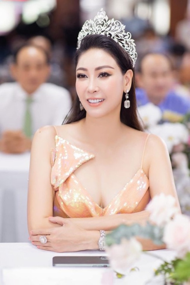 Mới đây, Hoa hậu Hà Kiều Anh vướng phải ồn ào khi kể chuyện về gia thế của mình.
