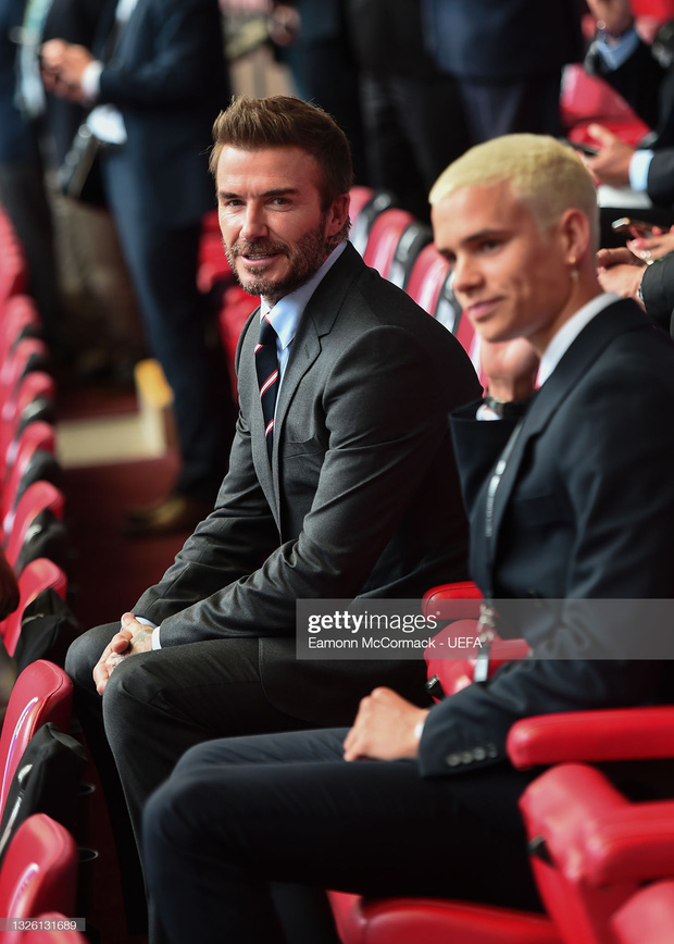 Vẻ điển trai của Beckham làm lu mờ trận Anh đại thắng Đức ở Euro 2020 - 2