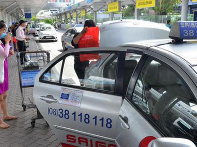 Tin tức trong ngày - Áp dụng mức giá vé mới đối với ôtô ra vào các sân bay từ ngày 1-4