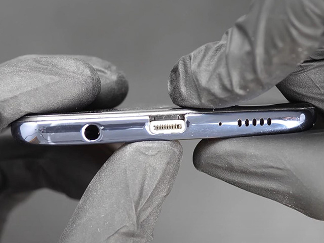 Thời trang Hi-tech - Smartphone Android đầu tiên trên thế giới có cổng Lightning