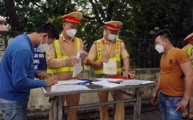 Traffic police disguised to record violations, many drivers were surprised when they were fined - 2