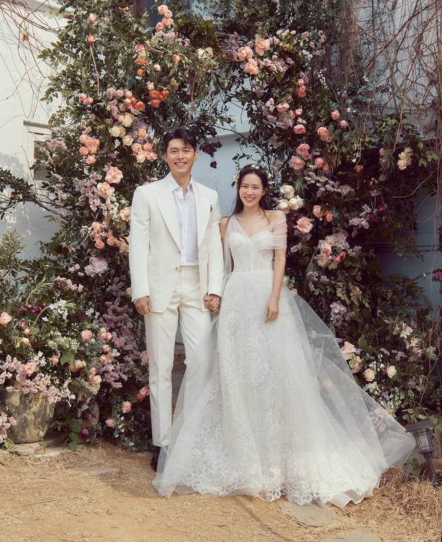 Hyun Bin - Son Ye Jin wedding: Two models of the bride's wedding dress cost more than 750 million - 2