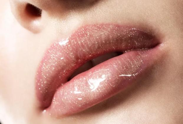 Simple secret to plump lips - 4