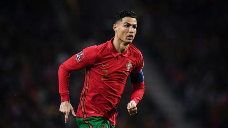 Đàn em rủ Ronaldo rời MU, về Bồ Đào Nha lấy lại phong độ chuẩn bị World Cup - 1