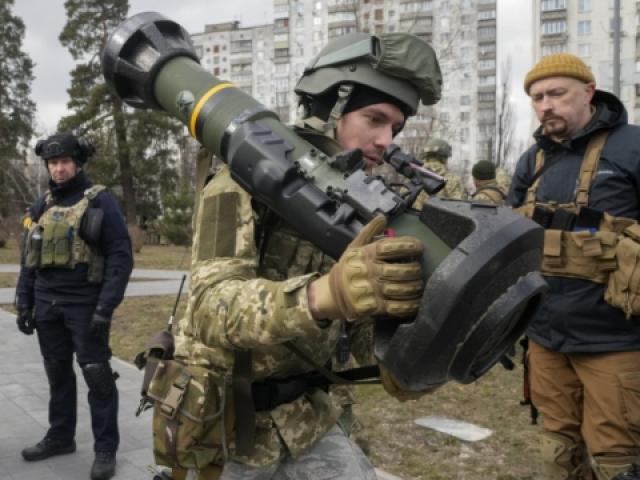 Bộ QP Anh: Phương Tây gửi vũ khí sát thương mới cho Ukraine