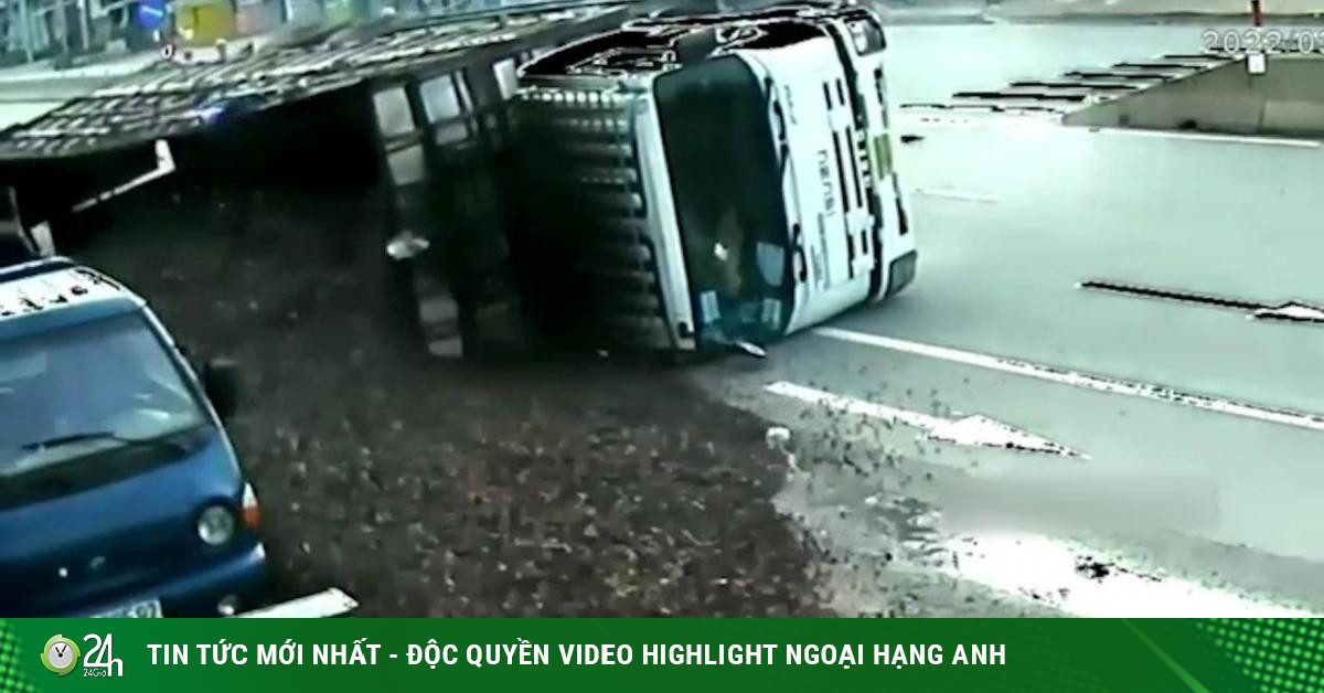 Avoiding motorcyclists crossing the road carelessly, trucks overturning in the middle of the road-Media
