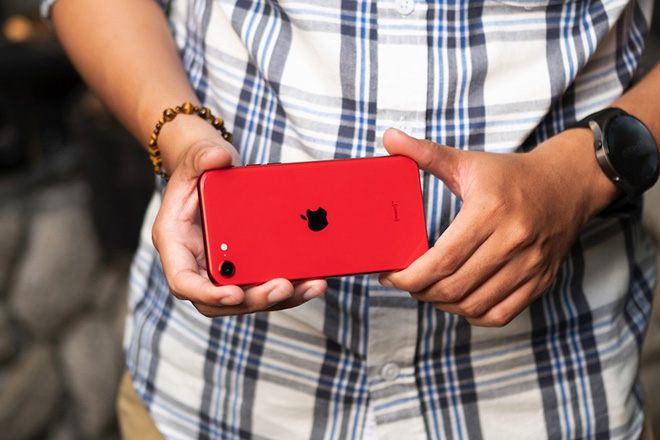 Lướt nhanh iPhone SE 2022 - đã đến lúc nên từ bỏ mua iPhone giá rẻ? - 1